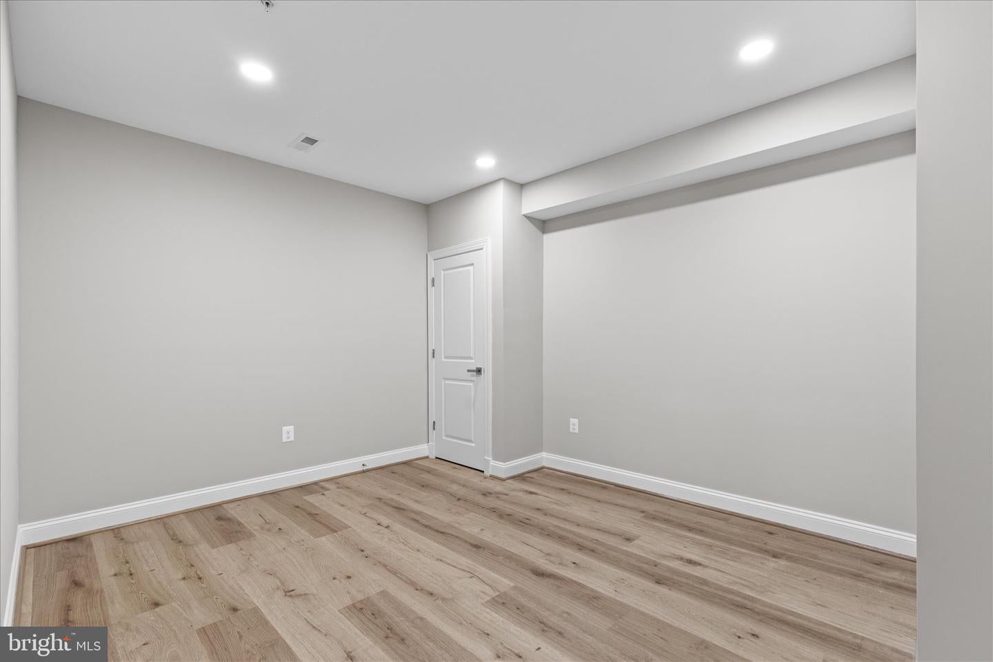 Fort Washington, Maryland, 20744, United States, 5 Bedrooms Bedrooms, ,4 BathroomsBathrooms,Residential,Active,1987253