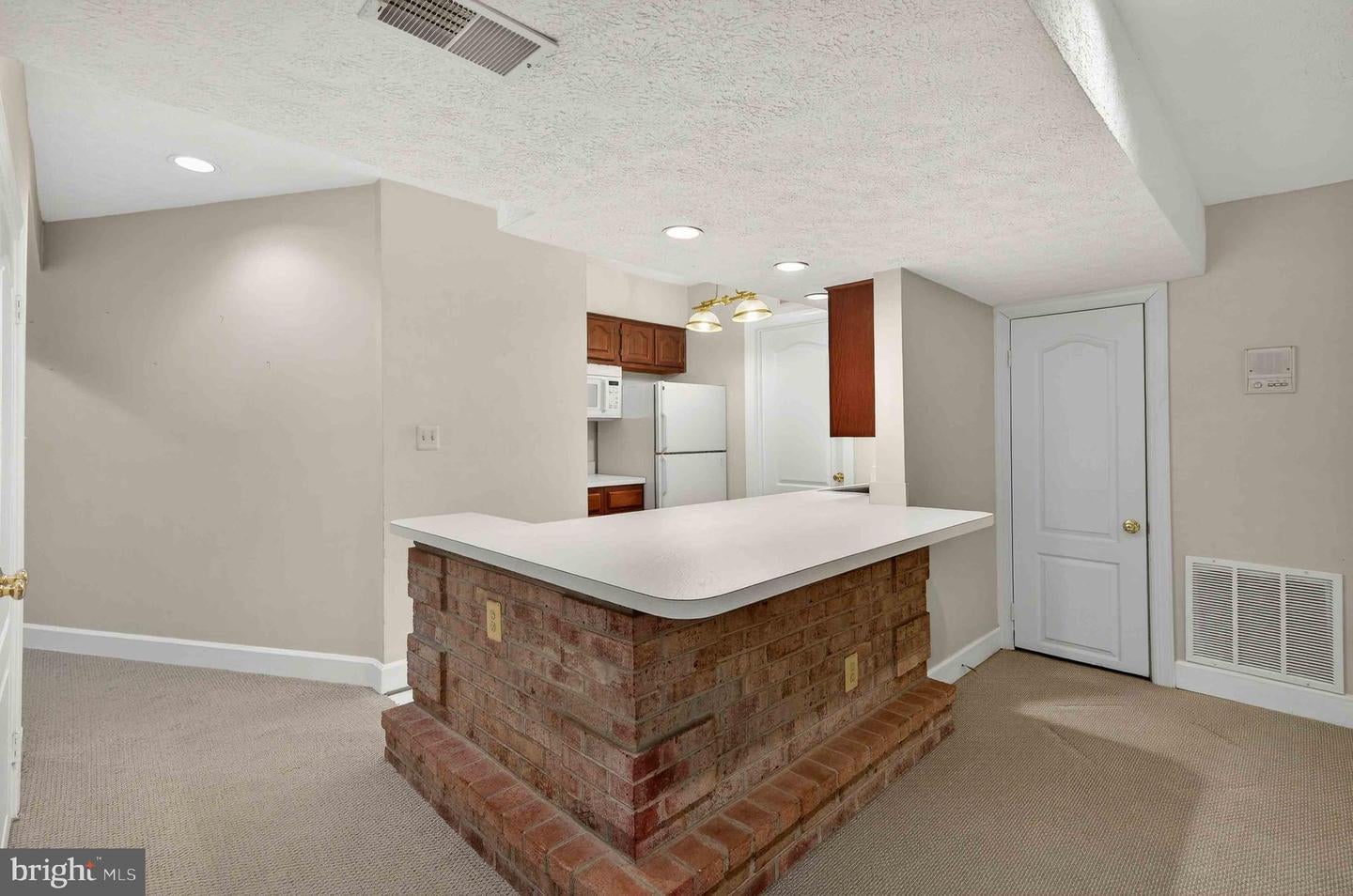 Clifton, Virginia, 20124, United States, 5 Bedrooms Bedrooms, ,6 BathroomsBathrooms,Residential,Active,2025639