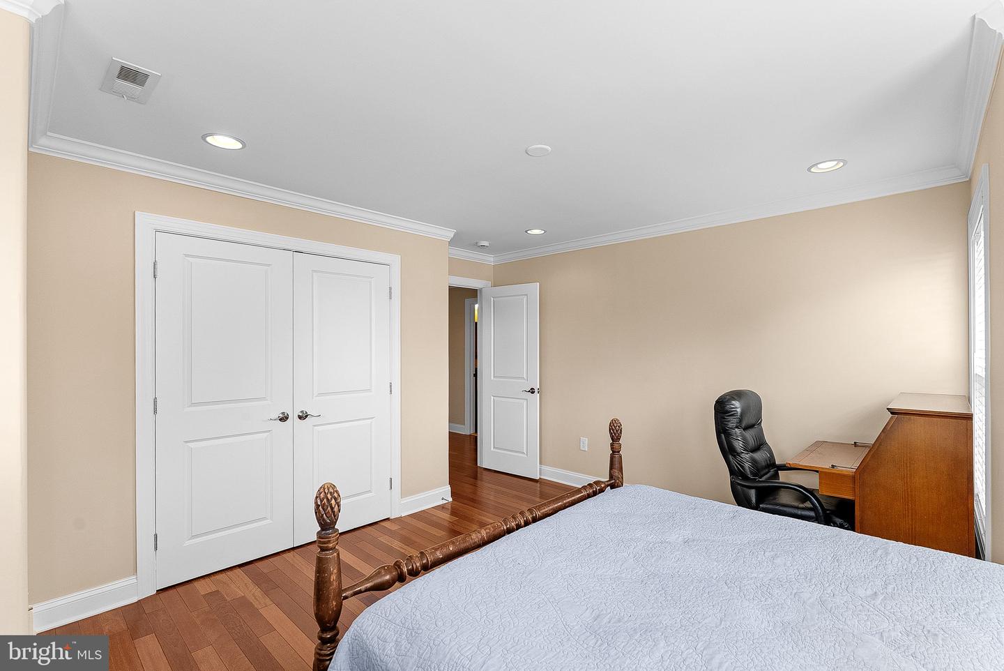 Annandale, Virginia, 22003, United States, 4 Bedrooms Bedrooms, ,4 BathroomsBathrooms,Residential,Active,2044601