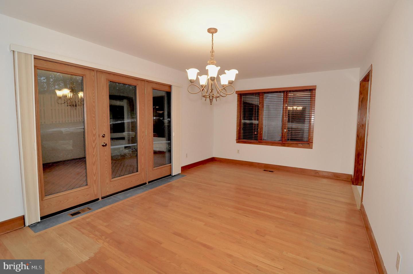 Great Falls, Virginia, 22066, United States, 4 Bedrooms Bedrooms, ,4 BathroomsBathrooms,Residential,Active,1936627