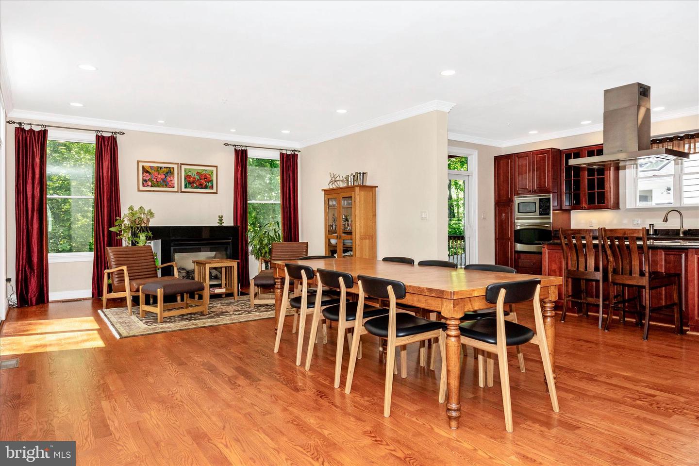 Kensington, Maryland, 20895, United States, 5 Bedrooms Bedrooms, ,5 BathroomsBathrooms,Residential,Active,2044984