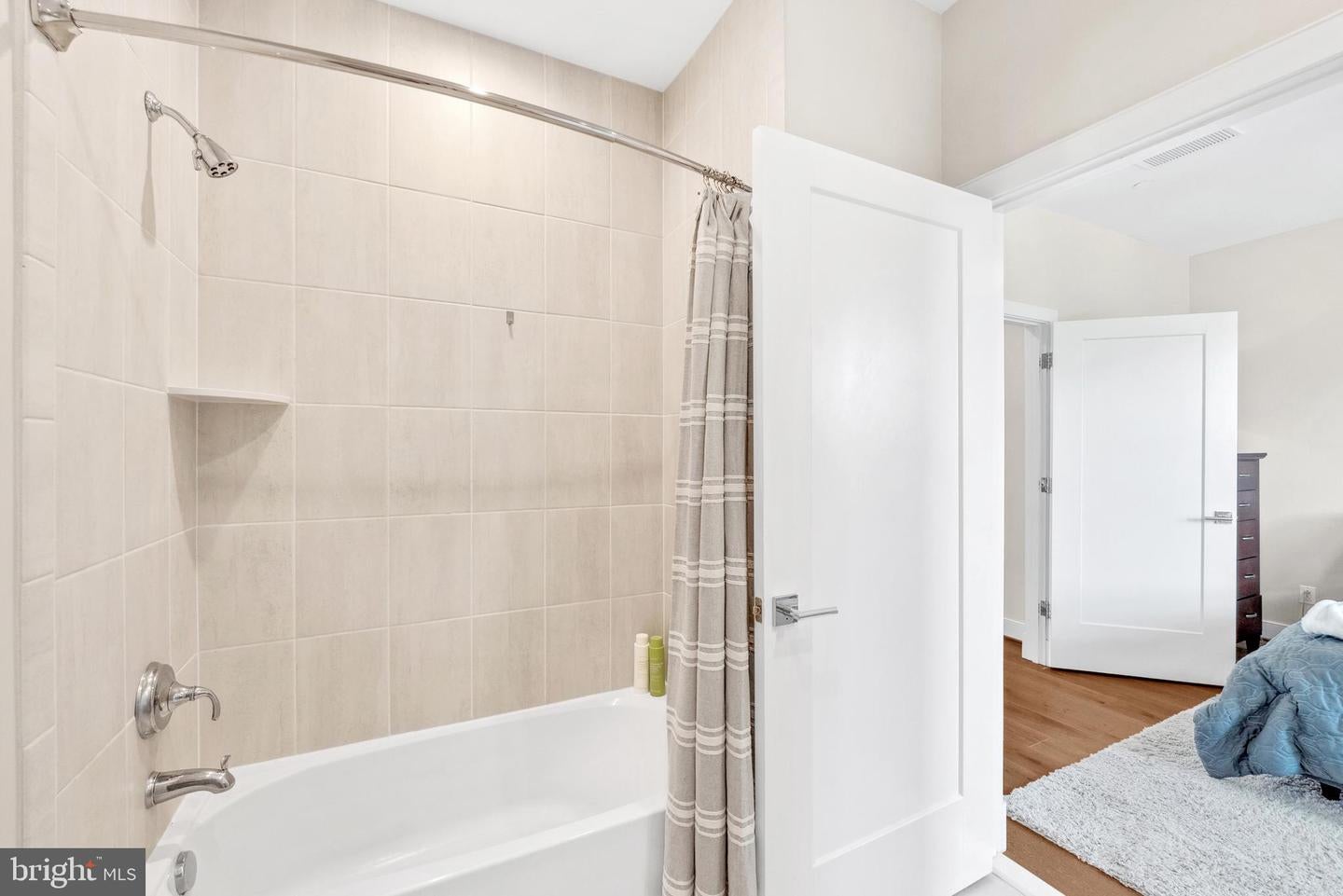 Alexandria, Virginia, 22314, United States, 3 Bedrooms Bedrooms, ,4 BathroomsBathrooms,Residential,Active,1933713