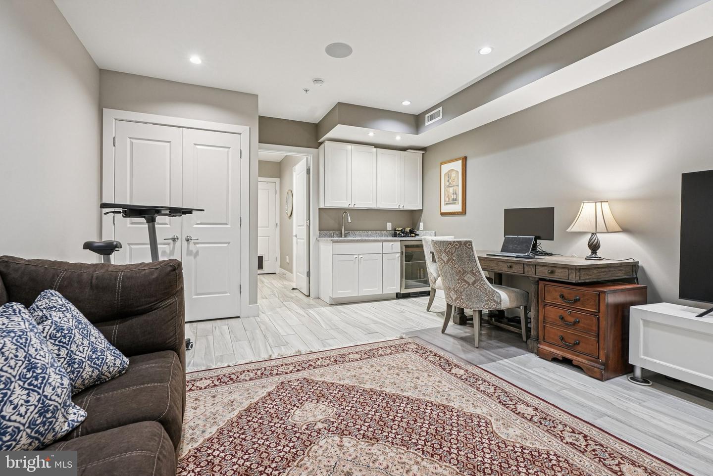 Philadelphia, Pennsylvania, 19147, United States, 4 Bedrooms Bedrooms, ,4 BathroomsBathrooms,Residential,Active,1999178