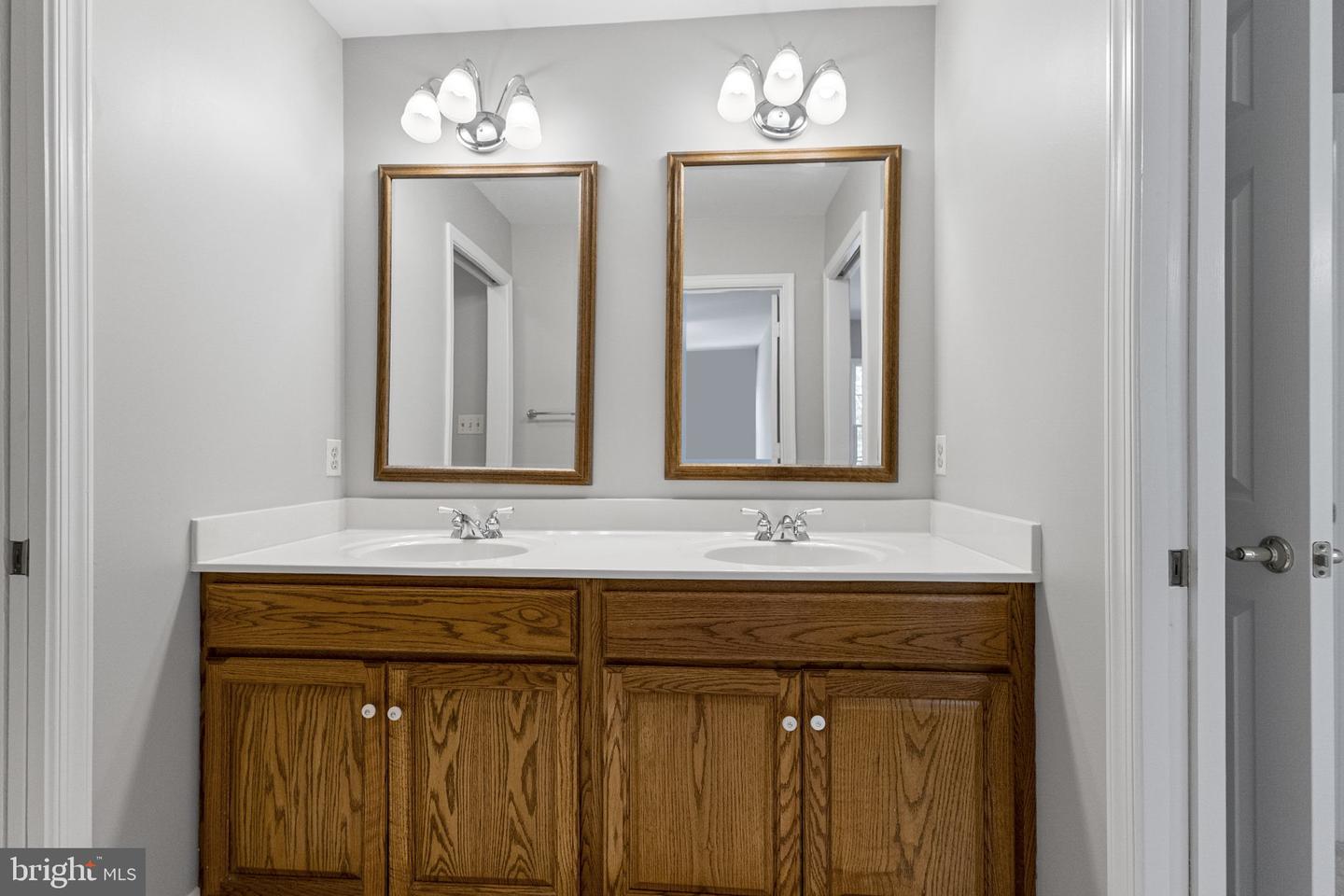 Boyds, Maryland, 20841, United States, 4 Bedrooms Bedrooms, ,4 BathroomsBathrooms,Residential,Active,1936102