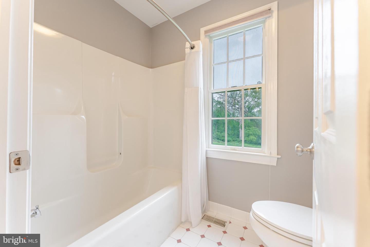 West Chester, Pennsylvania, 19382, United States, 5 Bedrooms Bedrooms, ,6 BathroomsBathrooms,Residential,Active,1798181