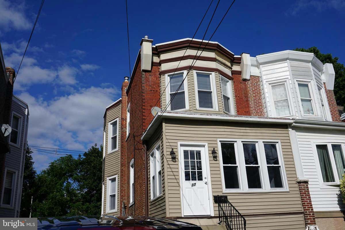 37 WALNUT ST, CLIFTON HEIGHTS, PA 19018, photo 1 of 32