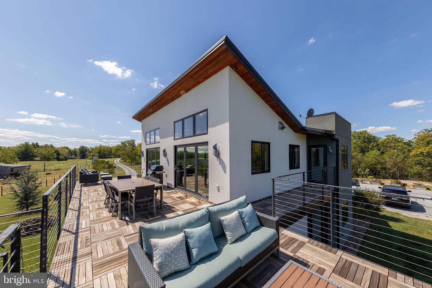 Berryville, Virginia, 22611, United States, 4 Bedrooms Bedrooms, ,4 BathroomsBathrooms,Residential,Active,1945547