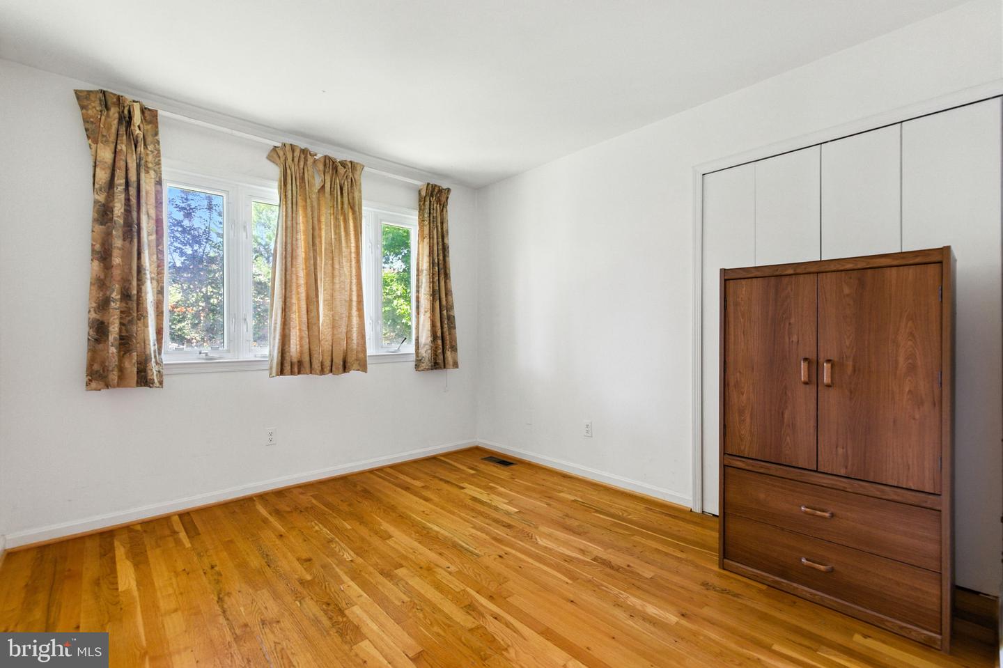 Mclean, Virginia, 22101, United States, 5 Bedrooms Bedrooms, ,3 BathroomsBathrooms,Residential,Active,1929396