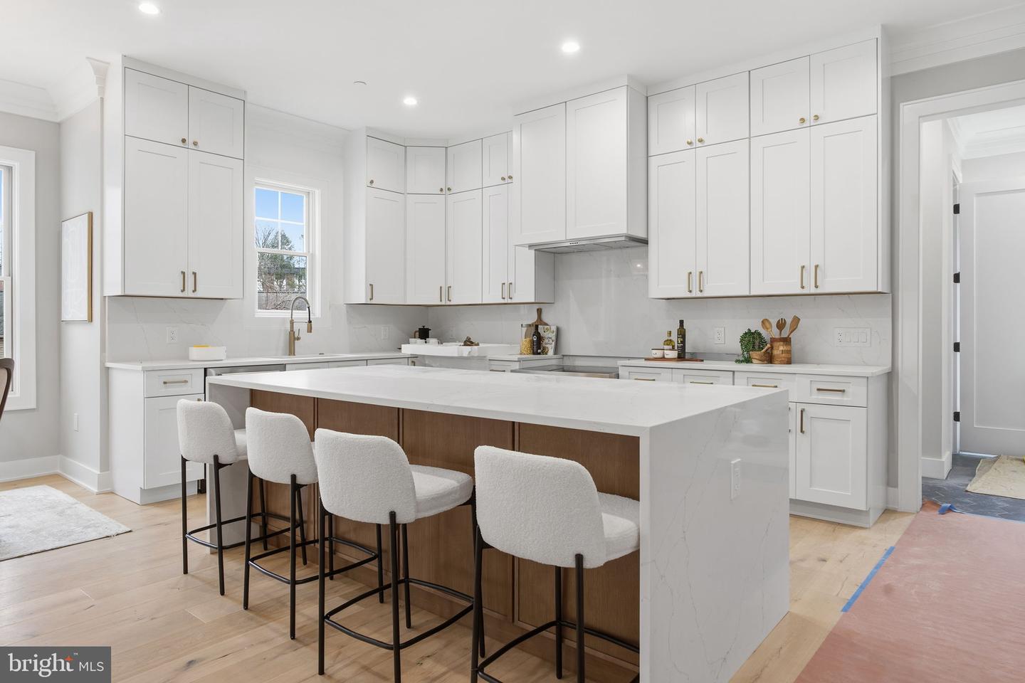 Kensington, Maryland, 20895, United States, 5 Bedrooms Bedrooms, ,5 BathroomsBathrooms,Residential,Active,2007291