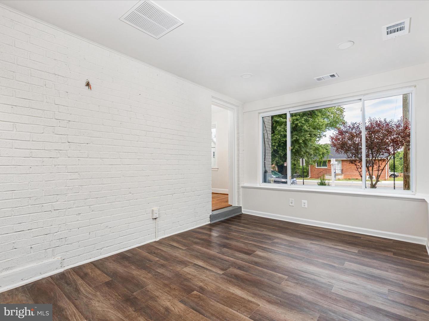 Arlington, Virginia, 22205, United States, 4 Bedrooms Bedrooms, ,4 BathroomsBathrooms,Residential,Active,1936390