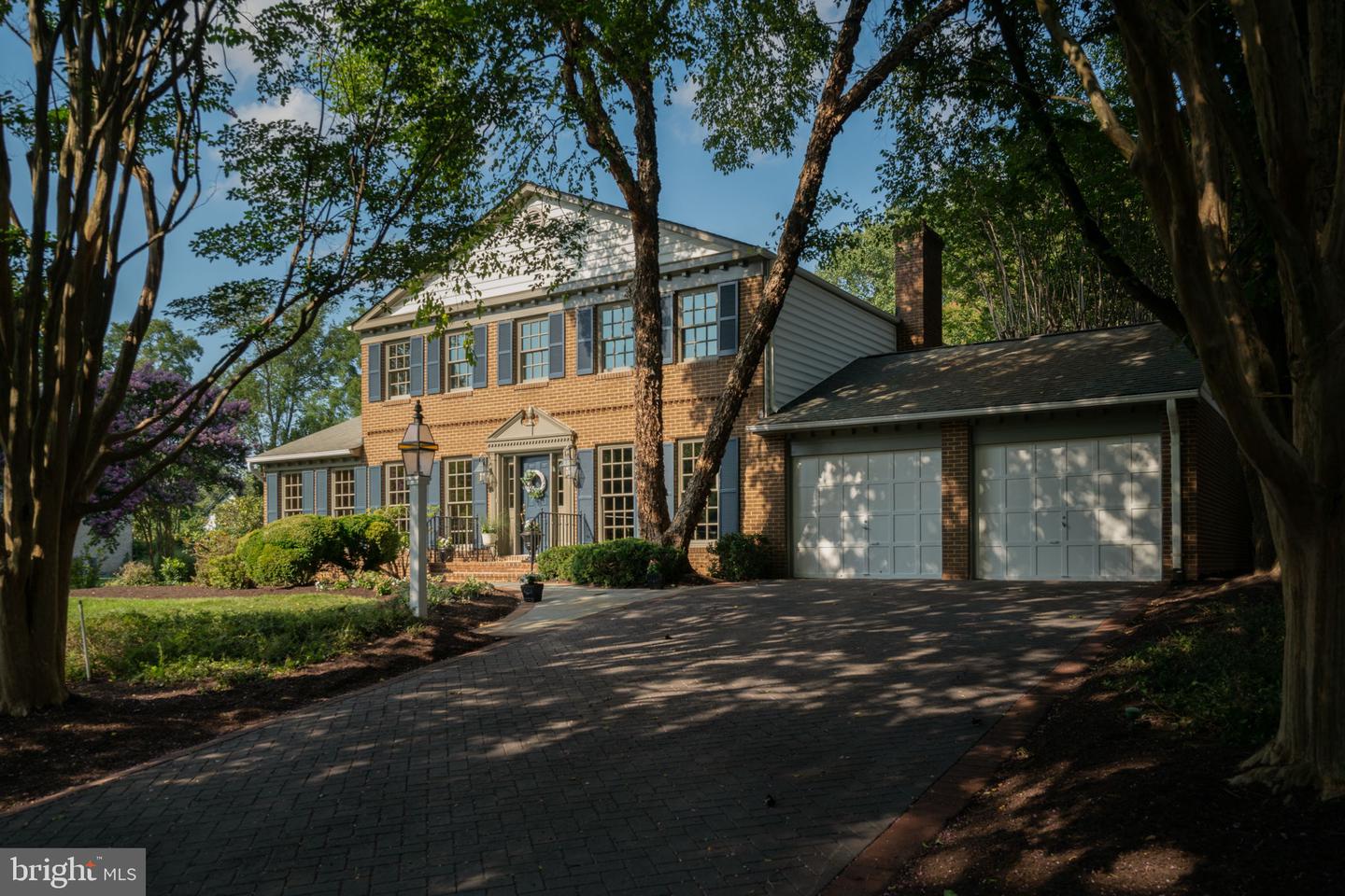 Mclean, Virginia, 22102, United States, 4 Bedrooms Bedrooms, ,3 BathroomsBathrooms,Residential,Pending,1929414