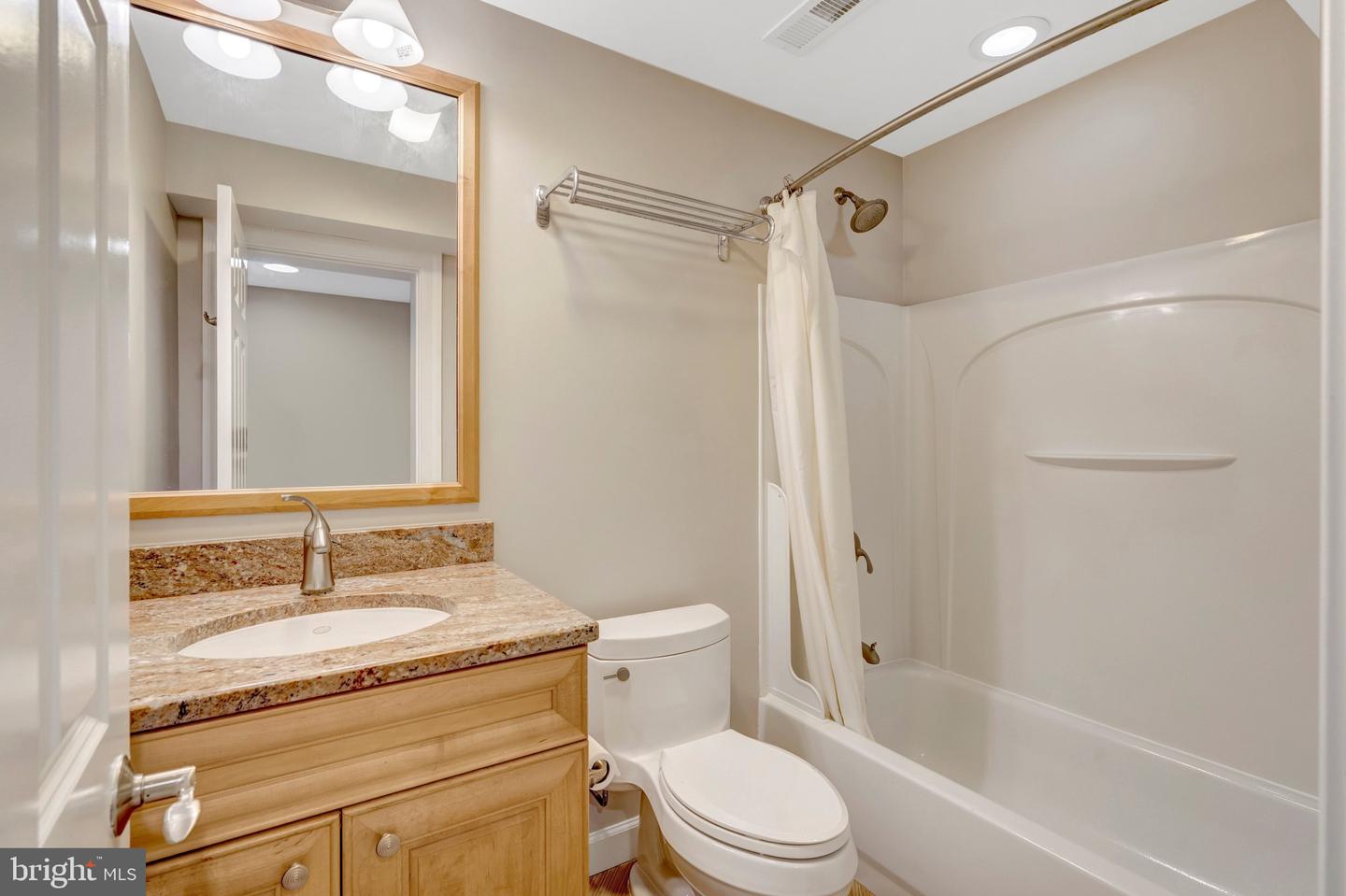 Fairfax, Virginia, 22030, United States, 4 Bedrooms Bedrooms, ,3 BathroomsBathrooms,Residential,Active,2045005