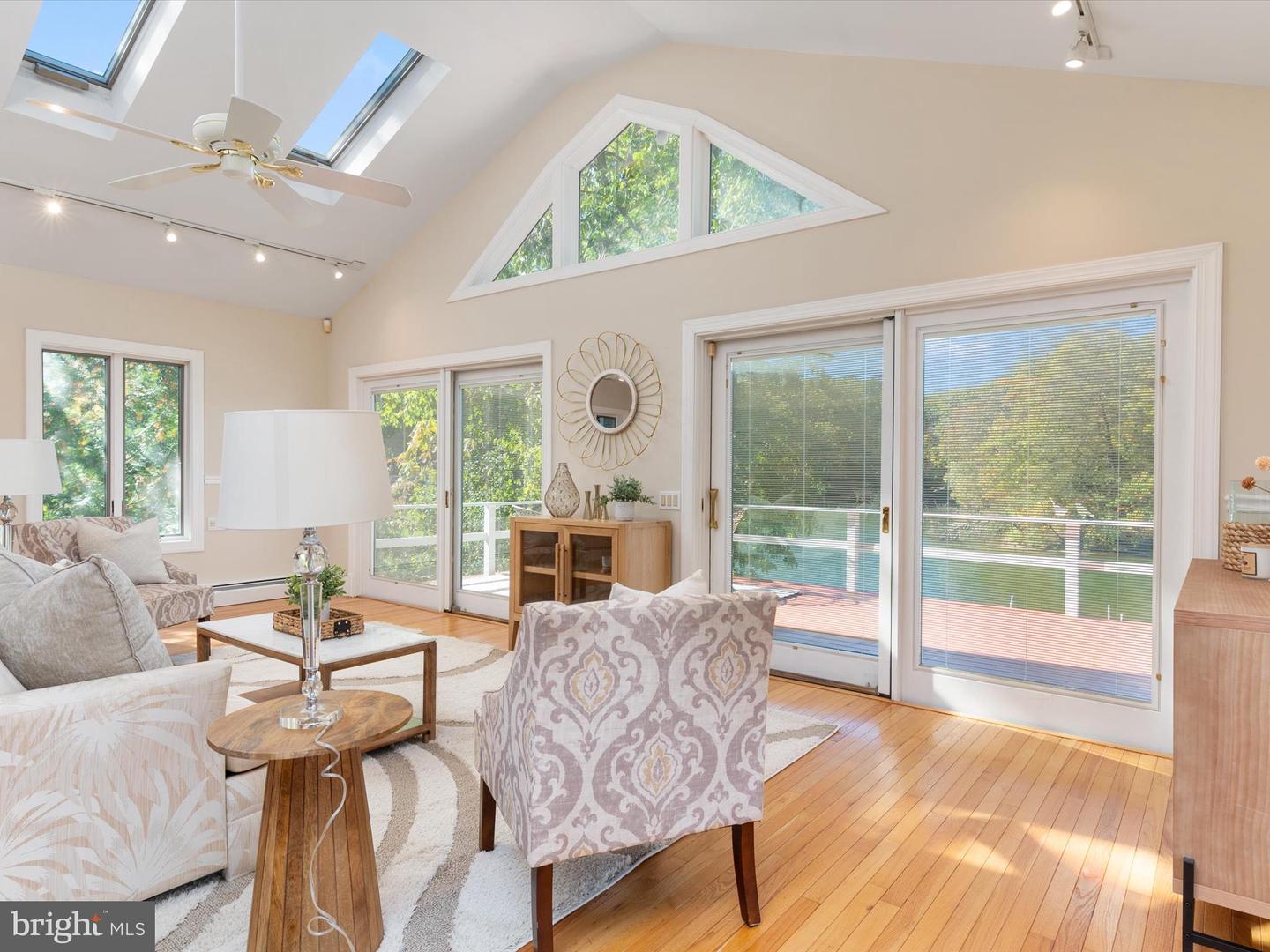 Edgewater, Maryland, 21037, United States, 3 Bedrooms Bedrooms, ,4 BathroomsBathrooms,Residential,Active,1965993