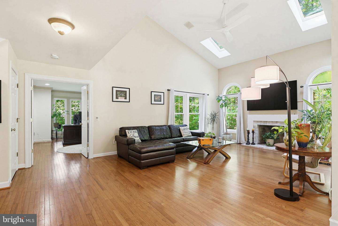 Laurel, Maryland, 20723, United States, 4 Bedrooms Bedrooms, ,5 BathroomsBathrooms,Residential,Active,2041355
