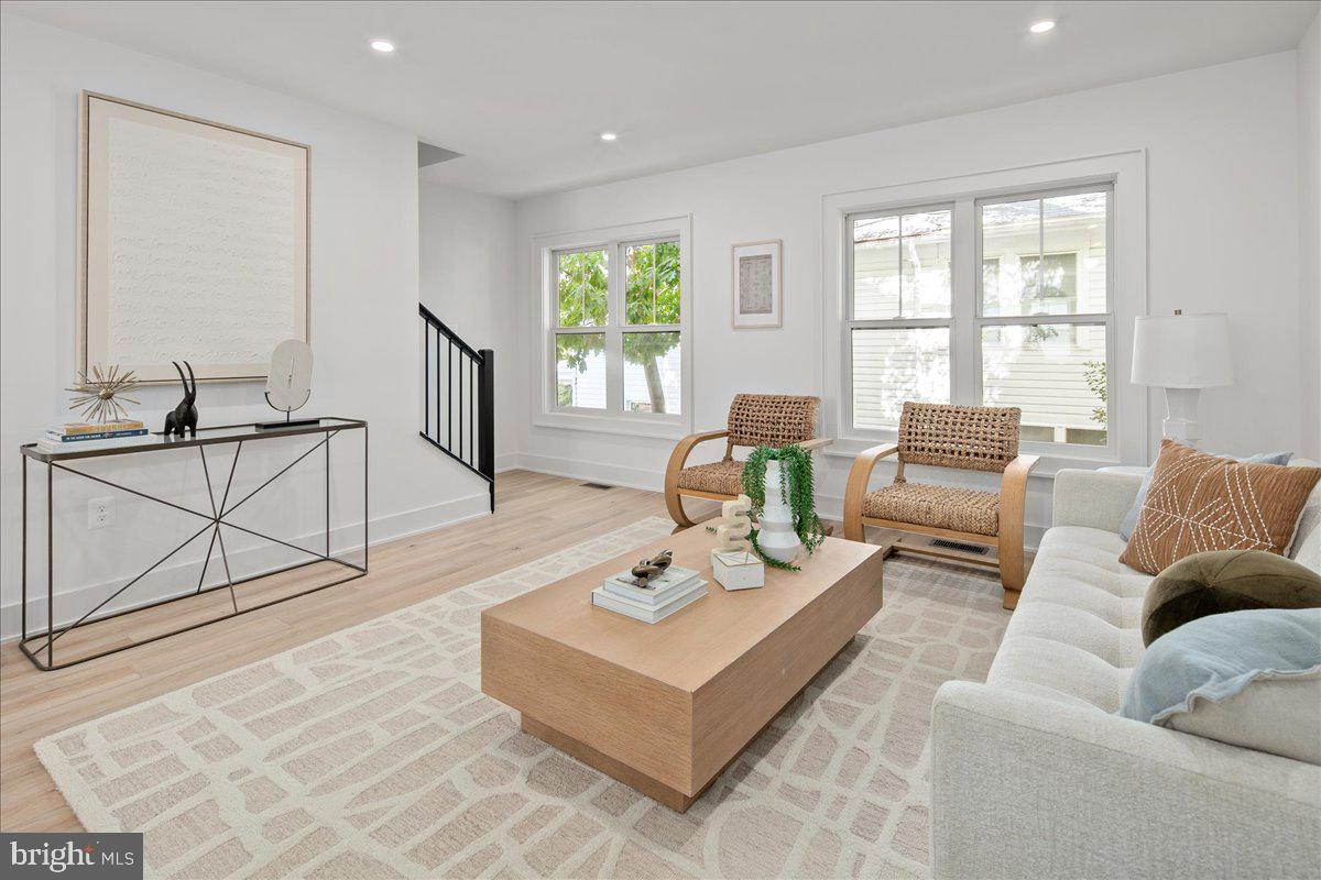 Arlington, Virginia, 22201, United States, 4 Bedrooms Bedrooms, ,5 BathroomsBathrooms,Residential,Active,1954022