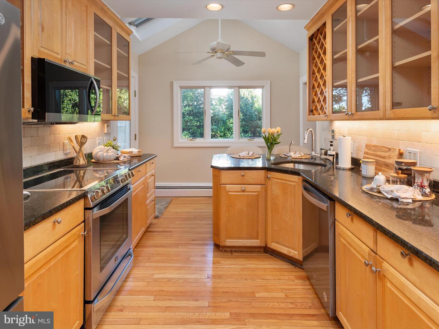 Edgewater, Maryland, 21037, United States, 3 Bedrooms Bedrooms, ,4 BathroomsBathrooms,Residential,Active,1965993