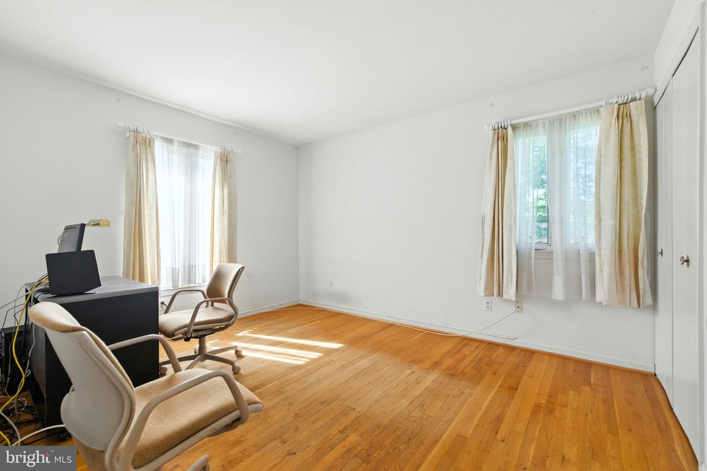 Mclean, Virginia, 22101, United States, 5 Bedrooms Bedrooms, ,3 BathroomsBathrooms,Residential,Active,1929396