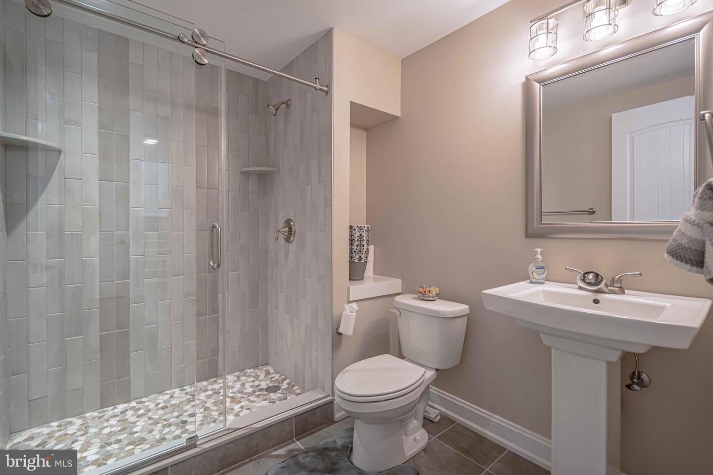 Bethlehem, Pennsylvania, 18020, United States, 4 Bedrooms Bedrooms, ,5 BathroomsBathrooms,Residential,Pending,1968396