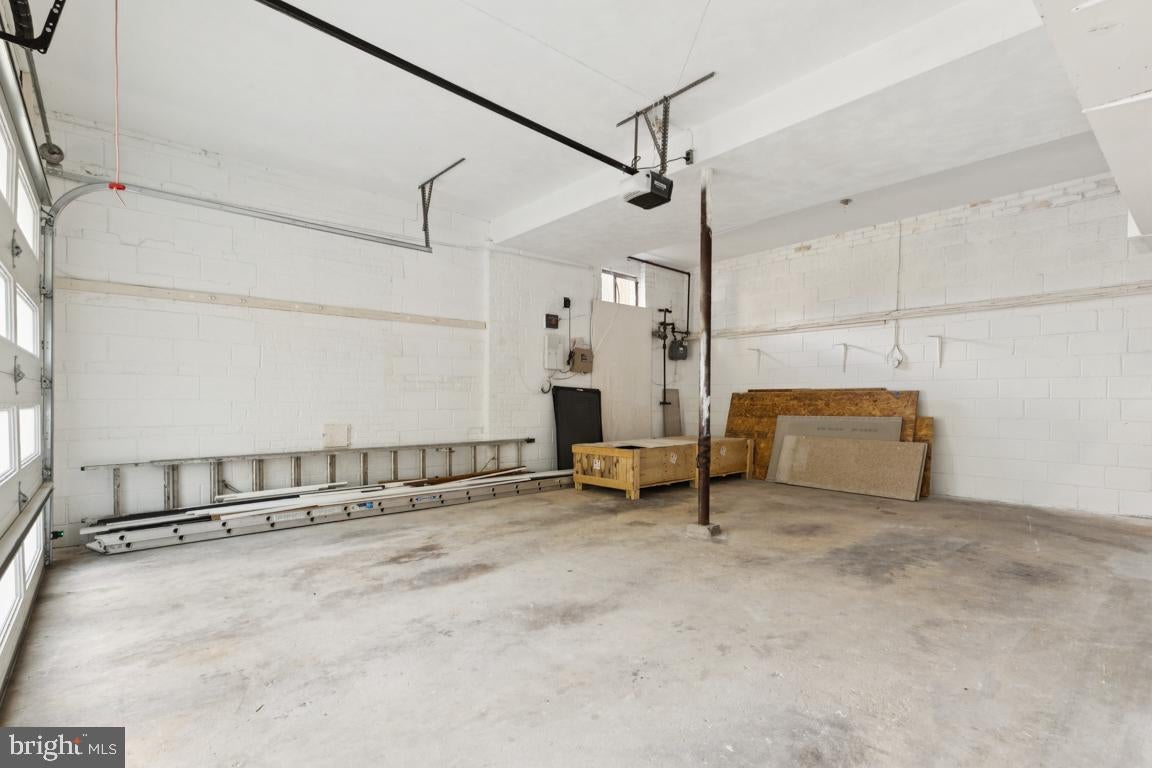 Arlington, Virginia, 22207, United States, 4 Bedrooms Bedrooms, ,3 BathroomsBathrooms,Residential,Active,1934775