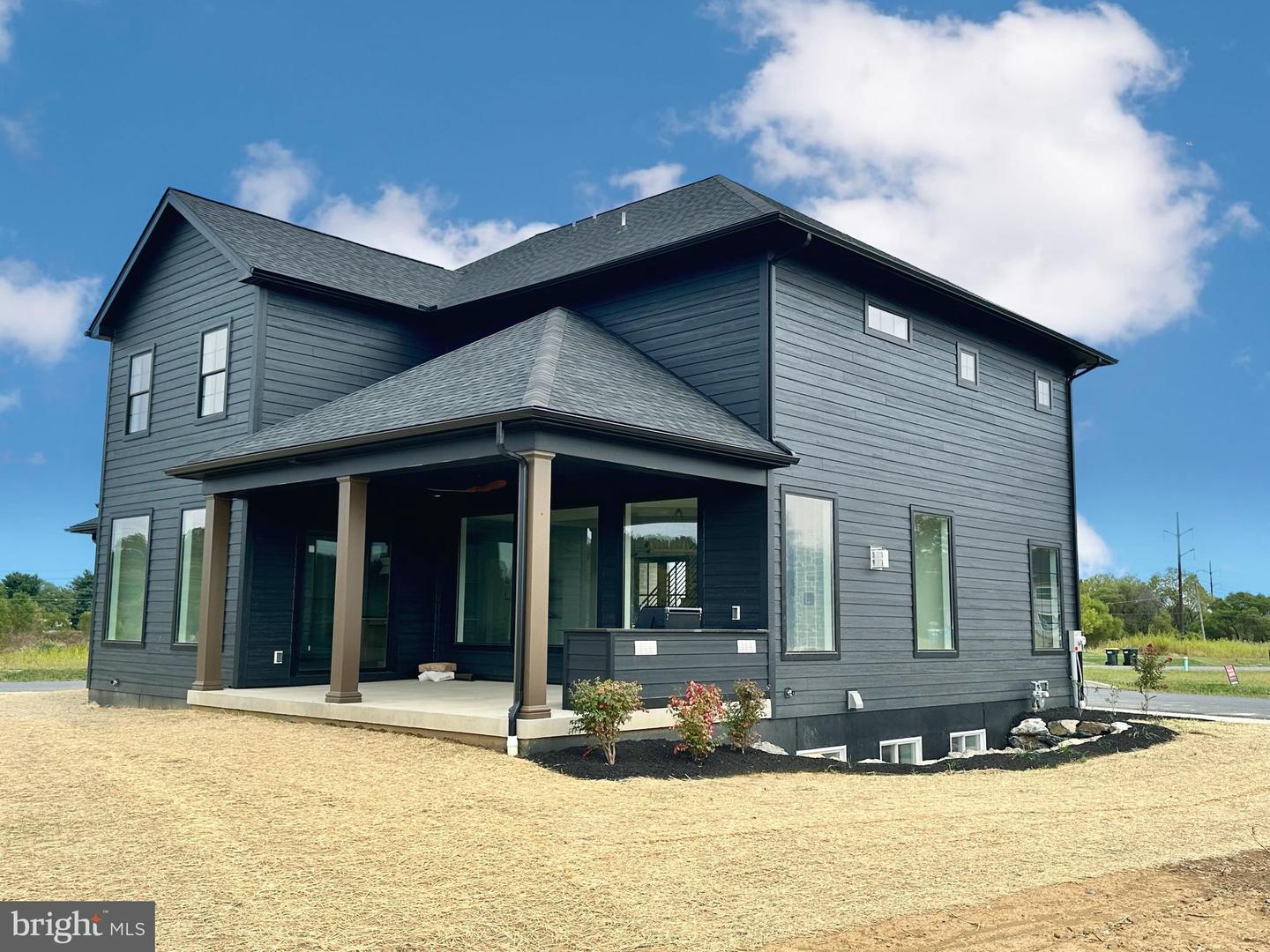 Lancaster, Pennsylvania, 17601, United States, 4 Bedrooms Bedrooms, ,5 BathroomsBathrooms,Residential,Active,1941391