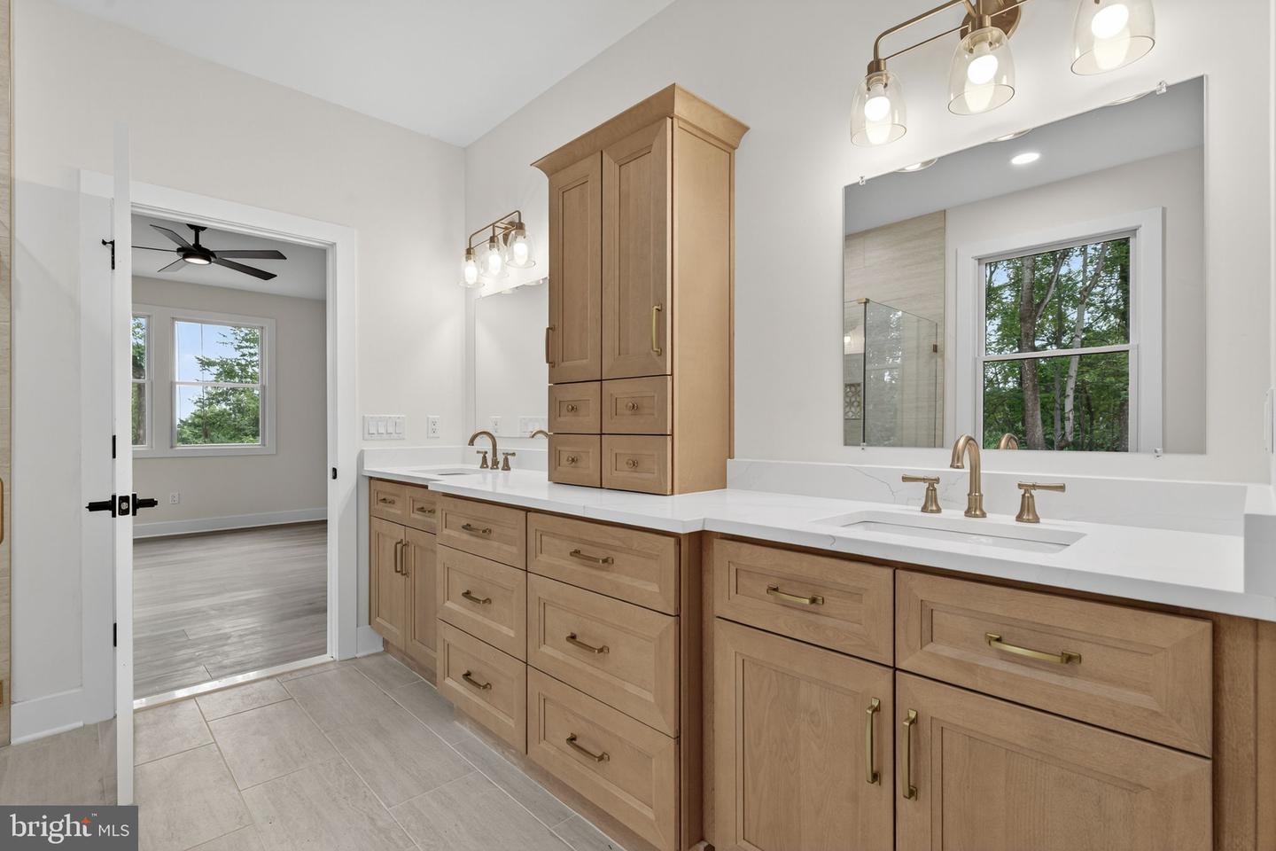 Warrenton, Virginia, 20187, United States, 3 Bedrooms Bedrooms, ,4 BathroomsBathrooms,Residential,Active,1963257