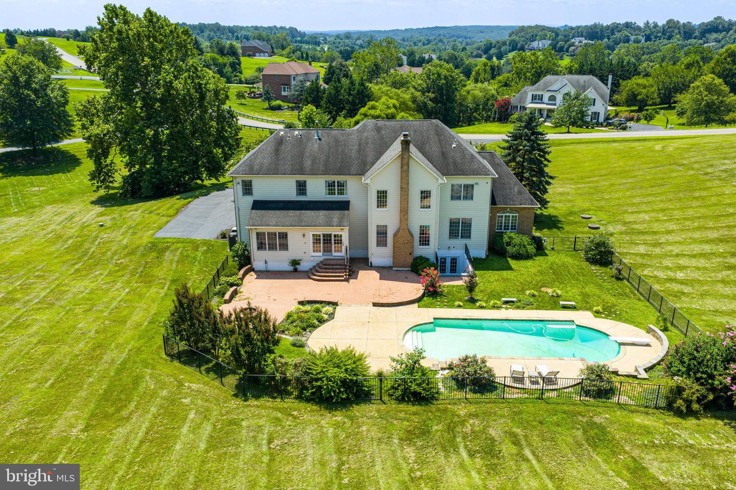 Leesburg, Virginia, 20175, United States, 4 Bedrooms Bedrooms, ,5 BathroomsBathrooms,Residential,Active,1894598