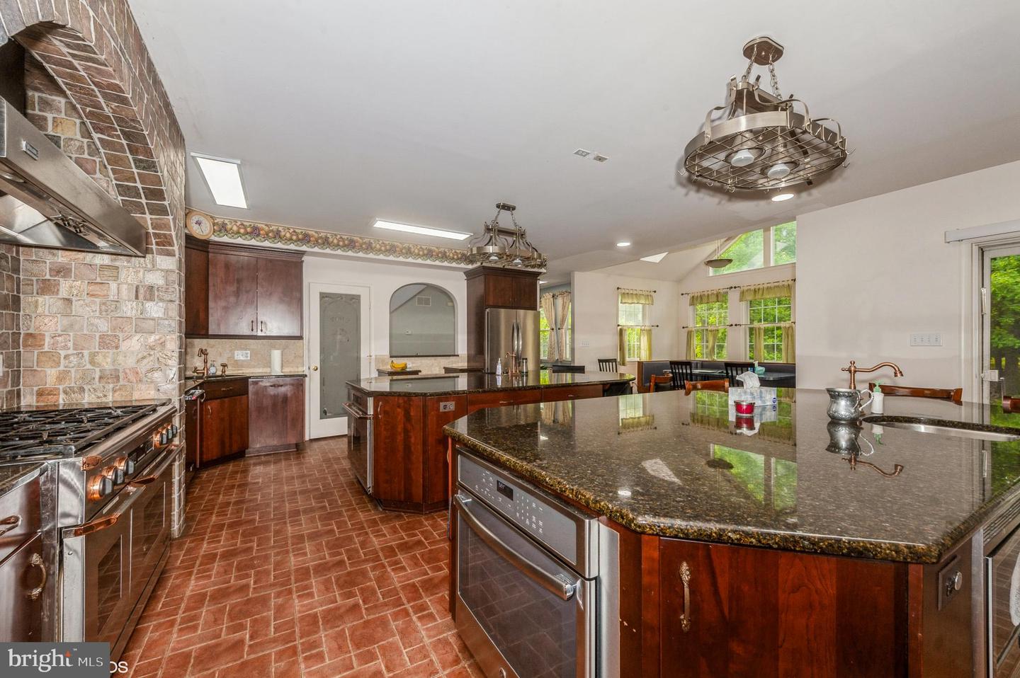 Pikesville, Maryland, 21208, United States, ,6 BathroomsBathrooms,Residential,Pending,1702885