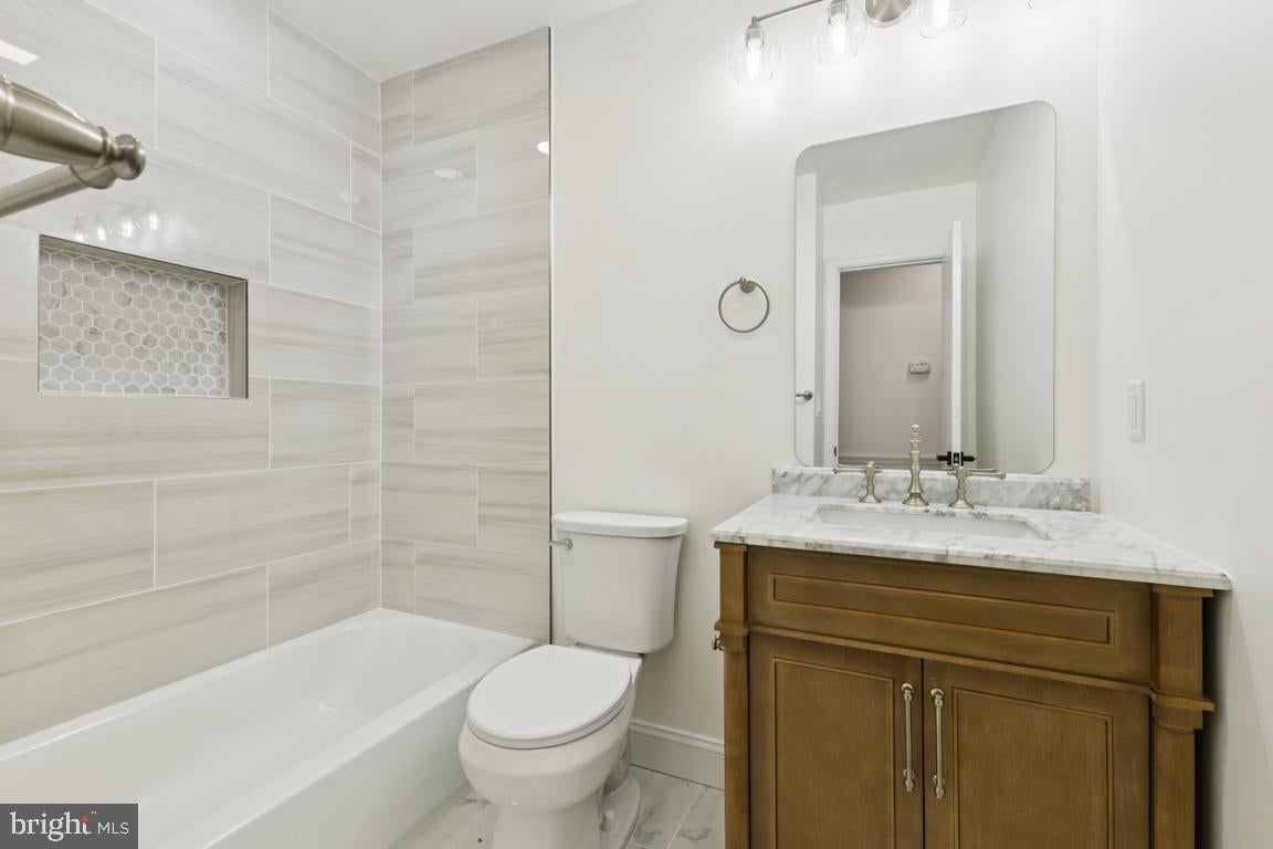 Arlington, Virginia, 22207, United States, 4 Bedrooms Bedrooms, ,3 BathroomsBathrooms,Residential,Active,1934775