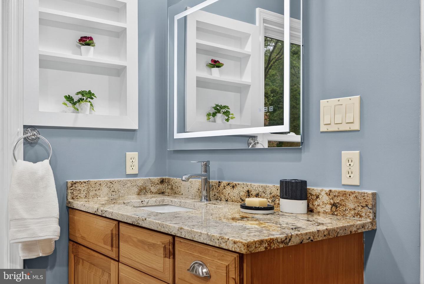 Lovettsville, Virginia, 20180, United States, ,2 BathroomsBathrooms,Residential,Active,1954034