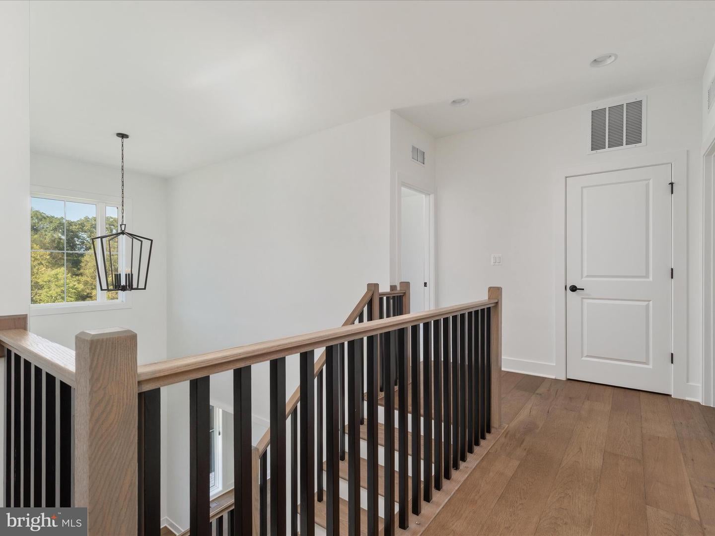 Oakton, Virginia, 22124, United States, 6 Bedrooms Bedrooms, ,6 BathroomsBathrooms,Residential,Active,1960120