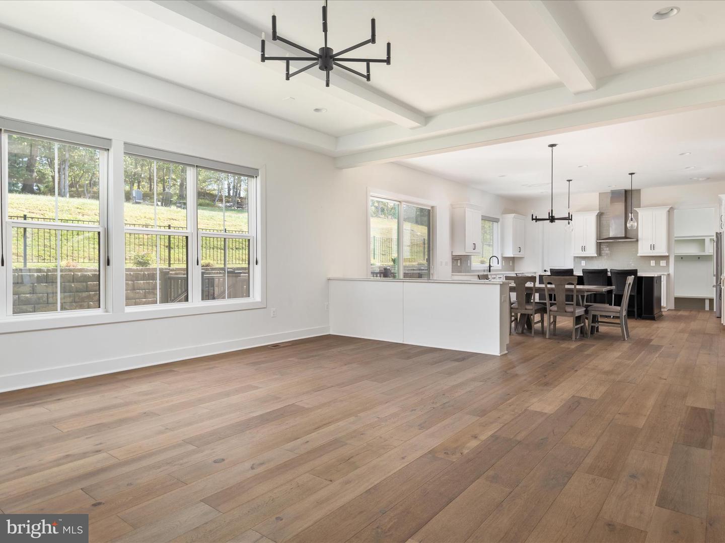 Oakton, Virginia, 22124, United States, 6 Bedrooms Bedrooms, ,6 BathroomsBathrooms,Residential,Active,1960120