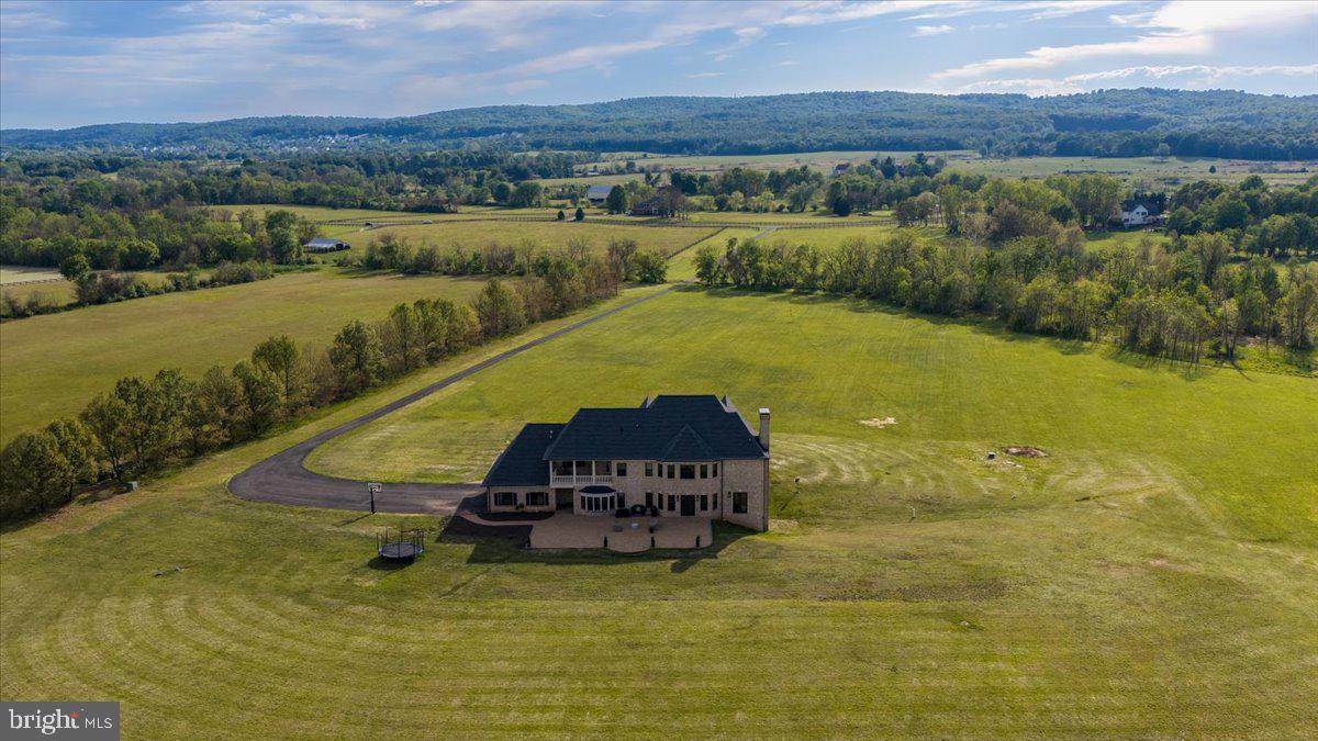 Leesburg, Virginia, 20176, United States, 4 Bedrooms Bedrooms, ,7 BathroomsBathrooms,Residential,Active,2045788