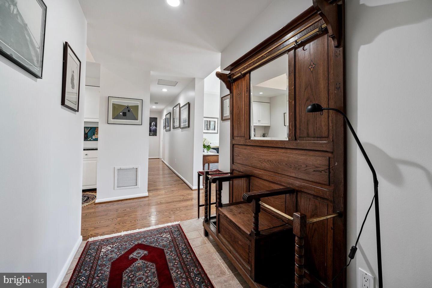 Alexandria, Virginia, 22314, United States, 2 Bedrooms Bedrooms, ,2 BathroomsBathrooms,Residential,Active,1929665