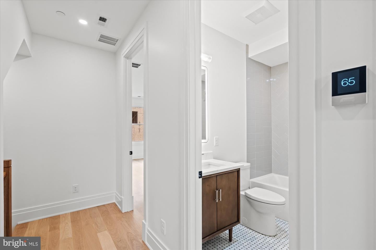 Alexandria, Virginia, 22314, United States, 4 Bedrooms Bedrooms, ,5 BathroomsBathrooms,Residential,Active,1993677