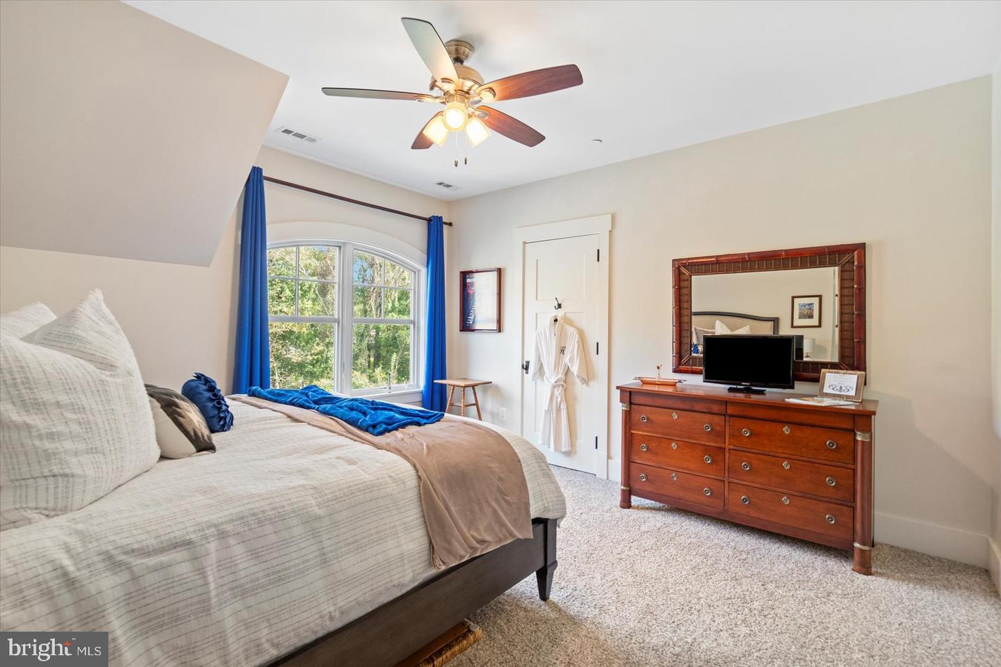 Middle River, Maryland, 21220, United States, 7 Bedrooms Bedrooms, ,7 BathroomsBathrooms,Residential,Active,1969646