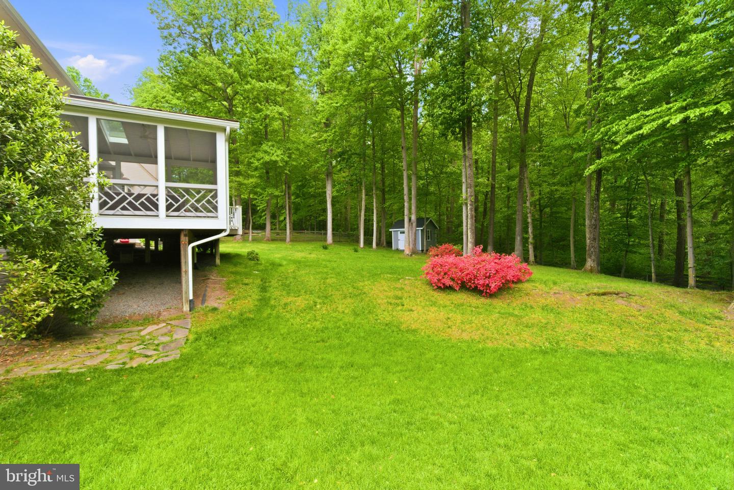 Fairfax Station, Virginia, 22039, United States, 5 Bedrooms Bedrooms, ,5 BathroomsBathrooms,Residential,Pending,2045787