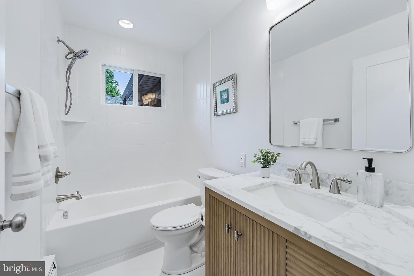 Arlington, Virginia, 22204, United States, 4 Bedrooms Bedrooms, ,3 BathroomsBathrooms,Residential,Active,2045018