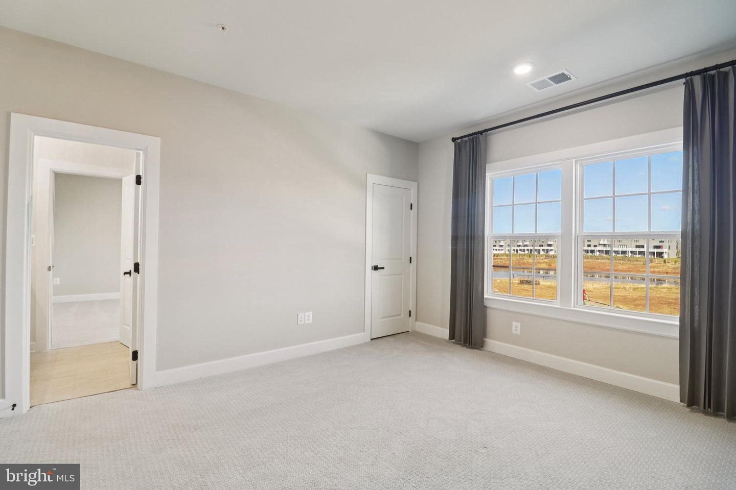 Bowie, Maryland, 20716, United States, 5 Bedrooms Bedrooms, ,5 BathroomsBathrooms,Residential,Active,2006775