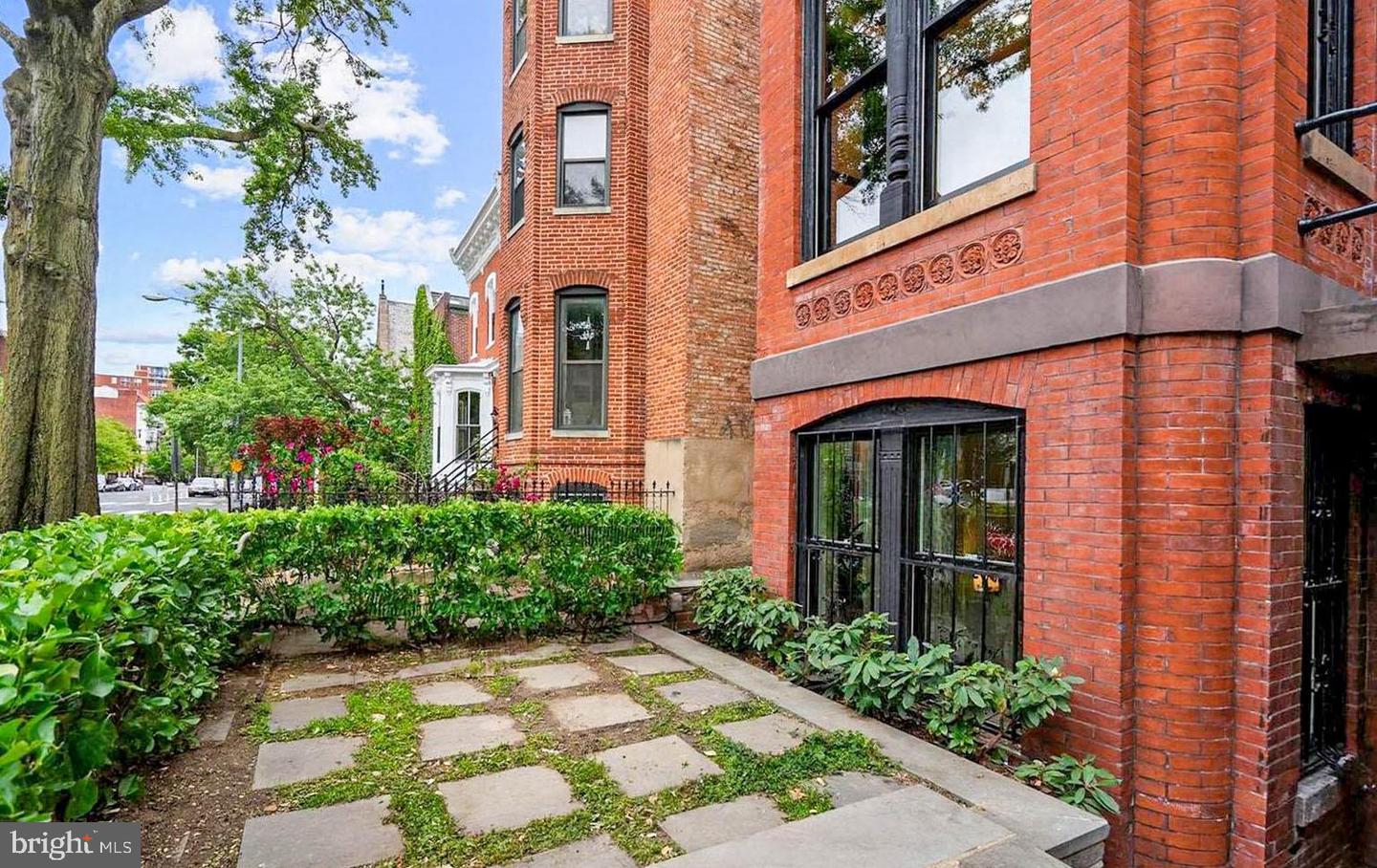 Washington, District Of Columbia, 20005, United States, 3 Bedrooms Bedrooms, ,4 BathroomsBathrooms,Residential,Active,1943762