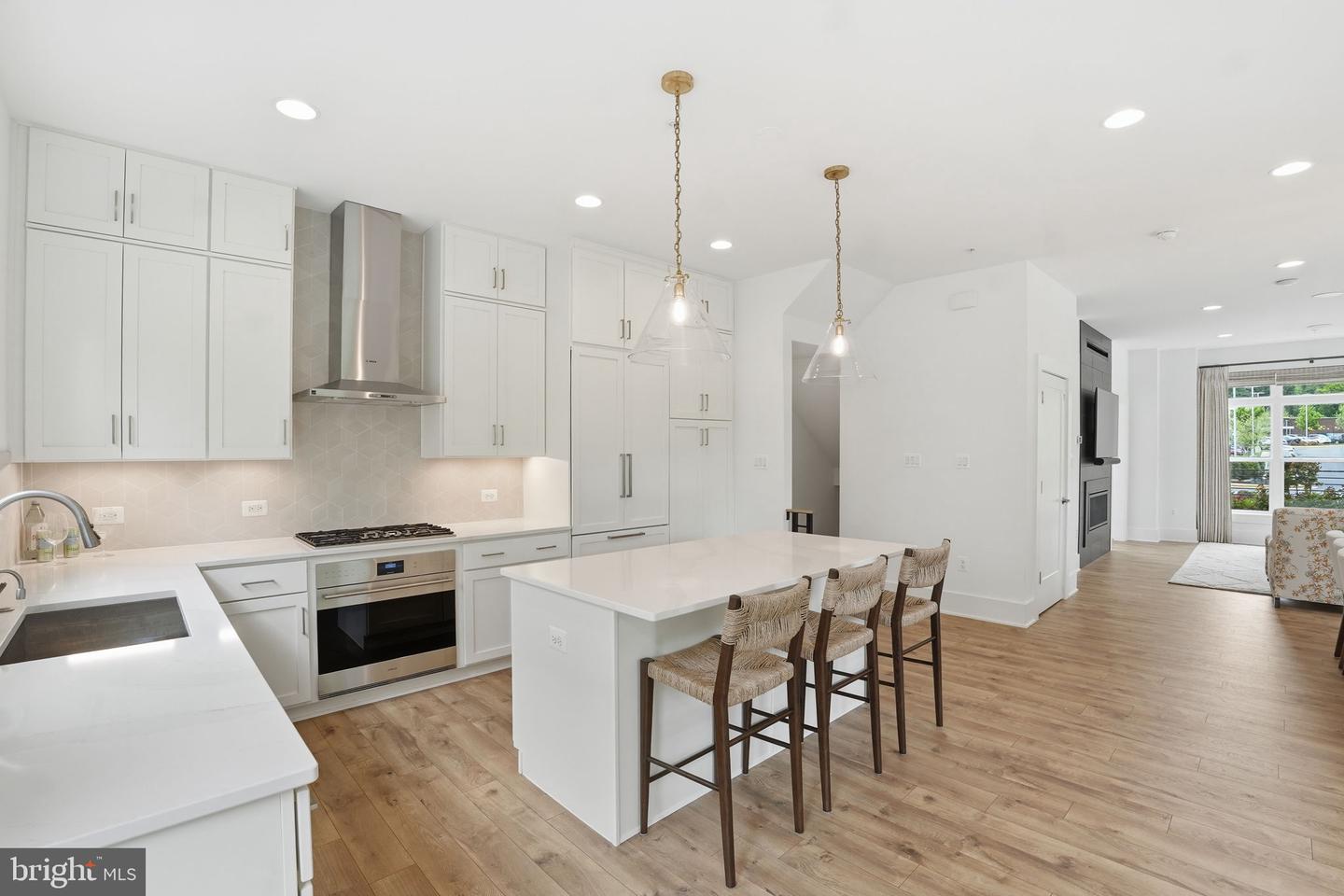 Potomac, Maryland, 20854, United States, 3 Bedrooms Bedrooms, ,5 BathroomsBathrooms,Residential,Active,2044555