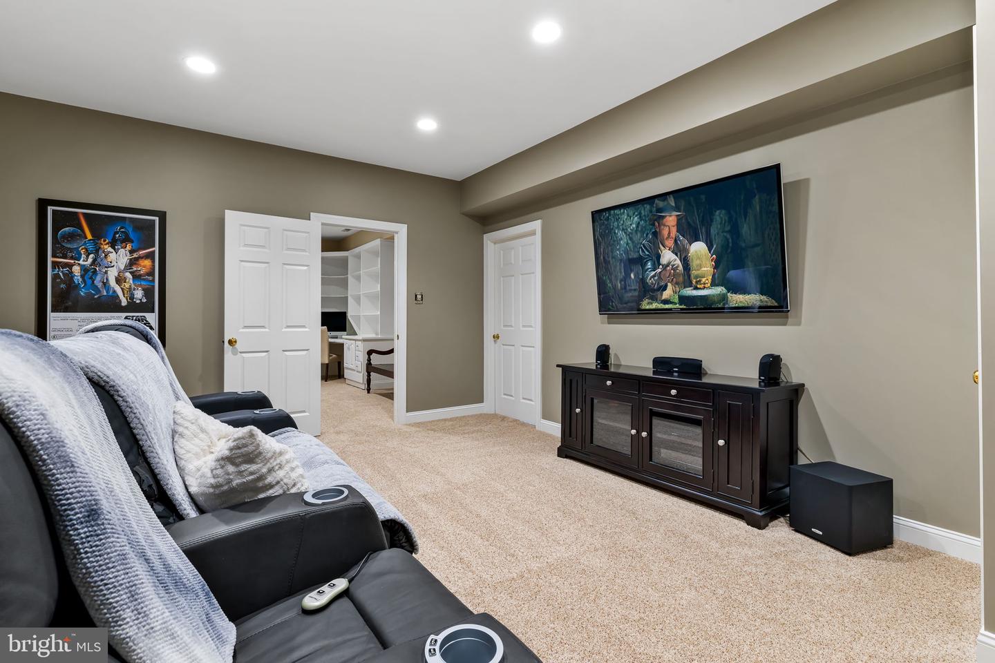 Ellicott City, Maryland, 21042, United States, 5 Bedrooms Bedrooms, ,5 BathroomsBathrooms,Residential,Active,2044187
