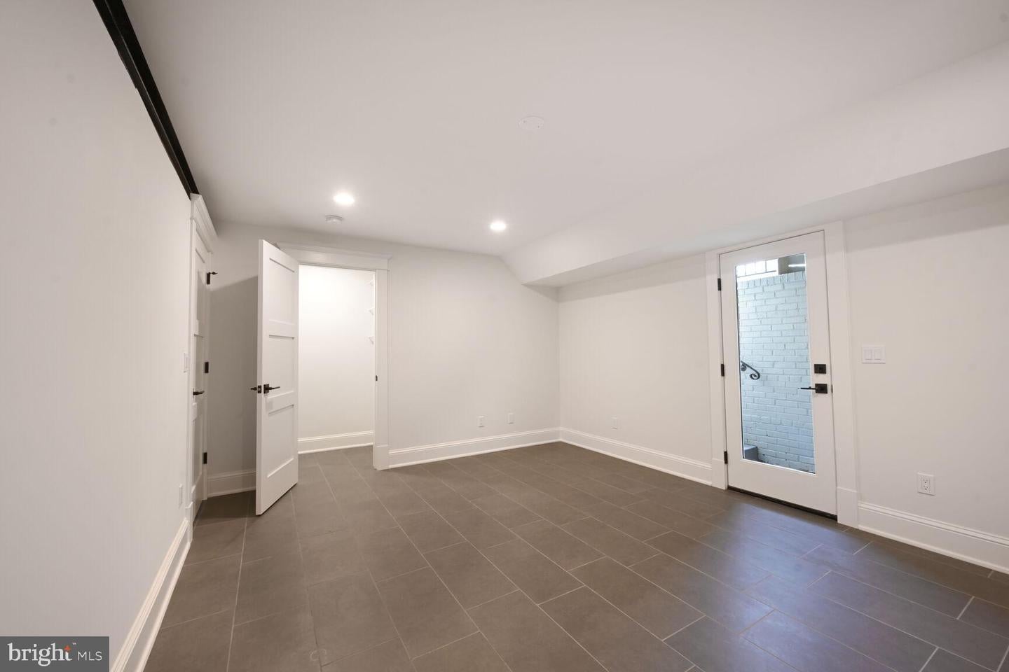 Alexandria, Virginia, 22301, United States, 6 Bedrooms Bedrooms, ,6 BathroomsBathrooms,Residential,Active,1825083