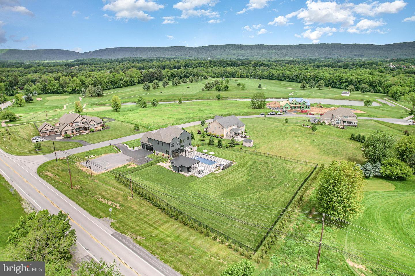 Mechanicsburg, Pennsylvania, 17050, United States, 5 Bedrooms Bedrooms, ,6 BathroomsBathrooms,Residential,Active,1905048