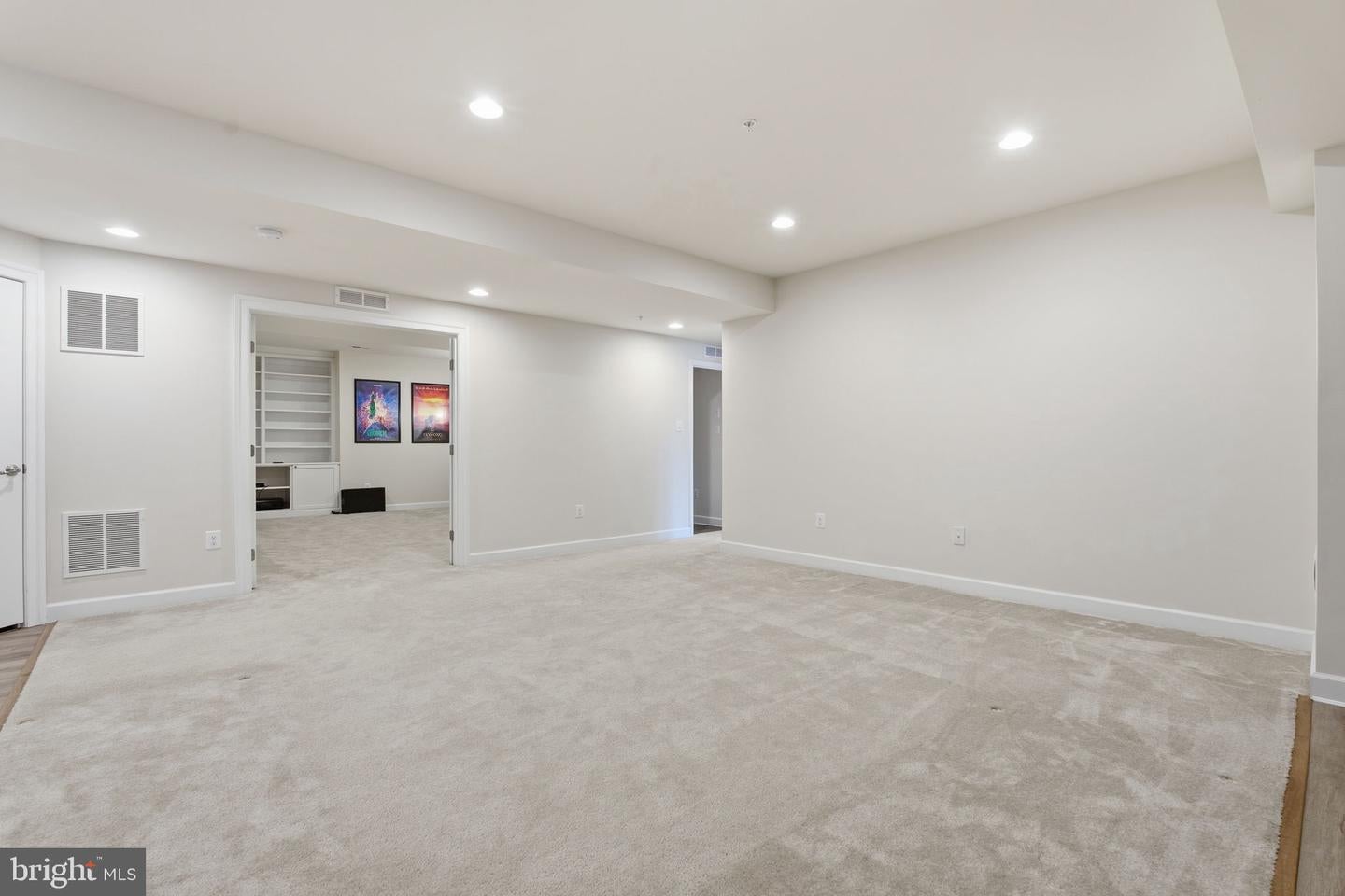 Clarksburg, Maryland, 20871, United States, 5 Bedrooms Bedrooms, ,5 BathroomsBathrooms,Residential,Contingent,2045769