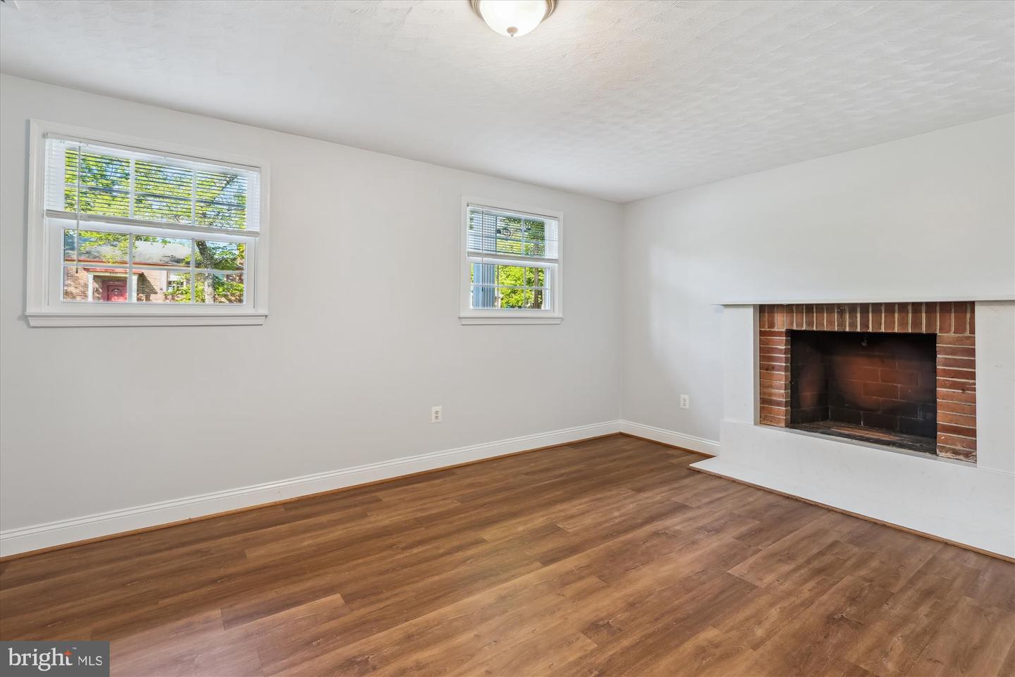 Vienna, Virginia, 22180, United States, 6 Bedrooms Bedrooms, ,4 BathroomsBathrooms,Residential,Active,1899895