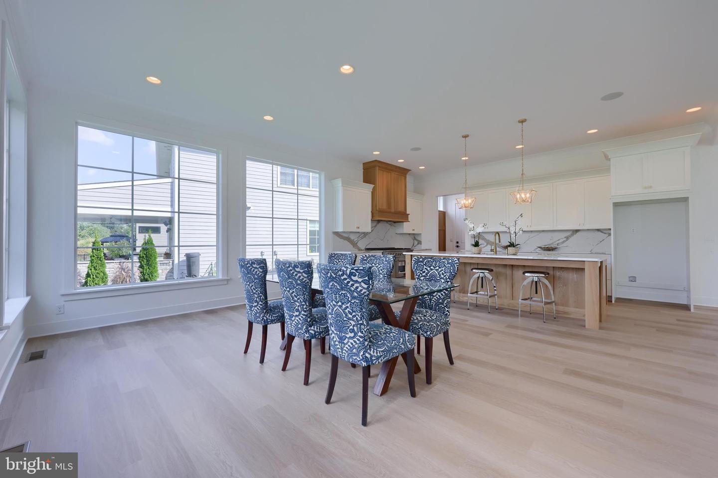 East Petersburg, Pennsylvania, 17520, United States, 4 Bedrooms Bedrooms, ,5 BathroomsBathrooms,Residential,Active,1702111