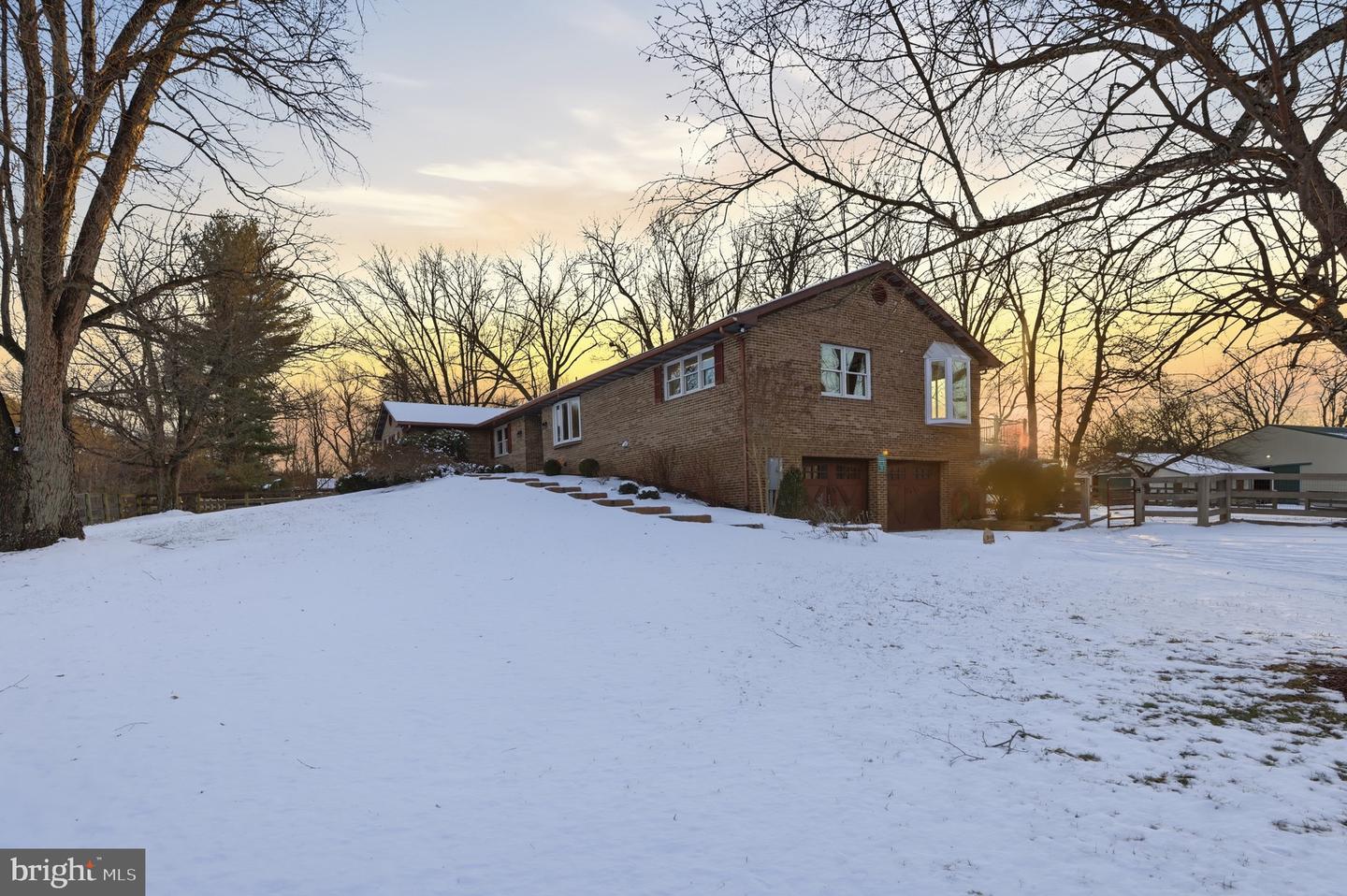 Clarksburg, Maryland, 20871, United States, 5 Bedrooms Bedrooms, ,3 BathroomsBathrooms,Residential,Active,1996277