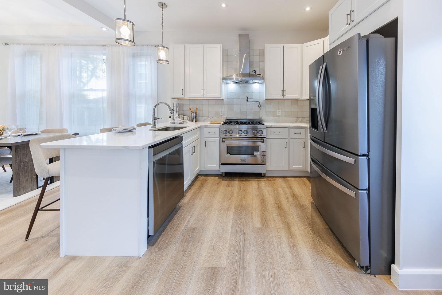 Washington, District Of Columbia, 20018, United States, 6 Bedrooms Bedrooms, ,5 BathroomsBathrooms,Residential,Active,1964489