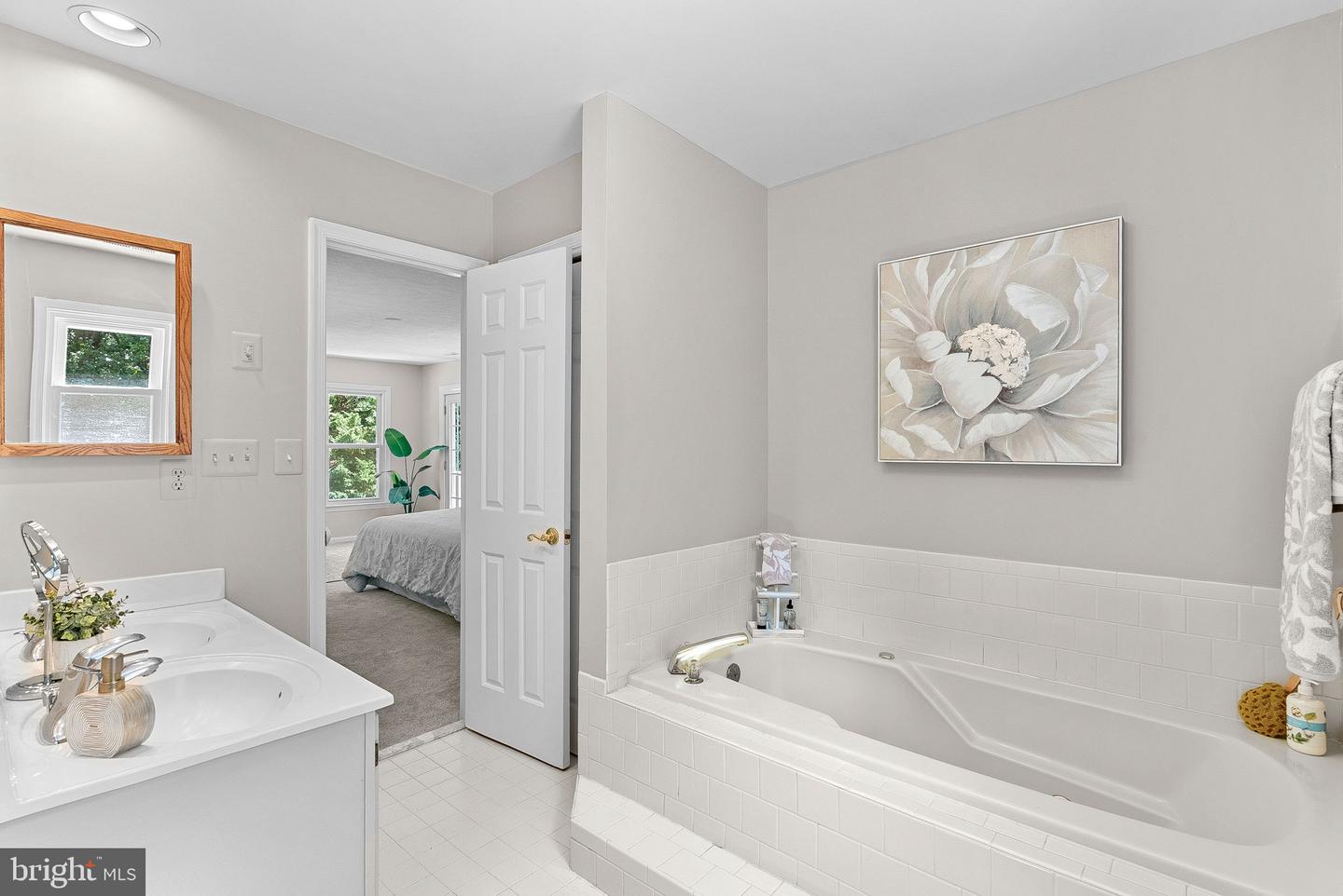 Silver Spring, Maryland, 20906, United States, 5 Bedrooms Bedrooms, ,4 BathroomsBathrooms,Residential,Active,1914614