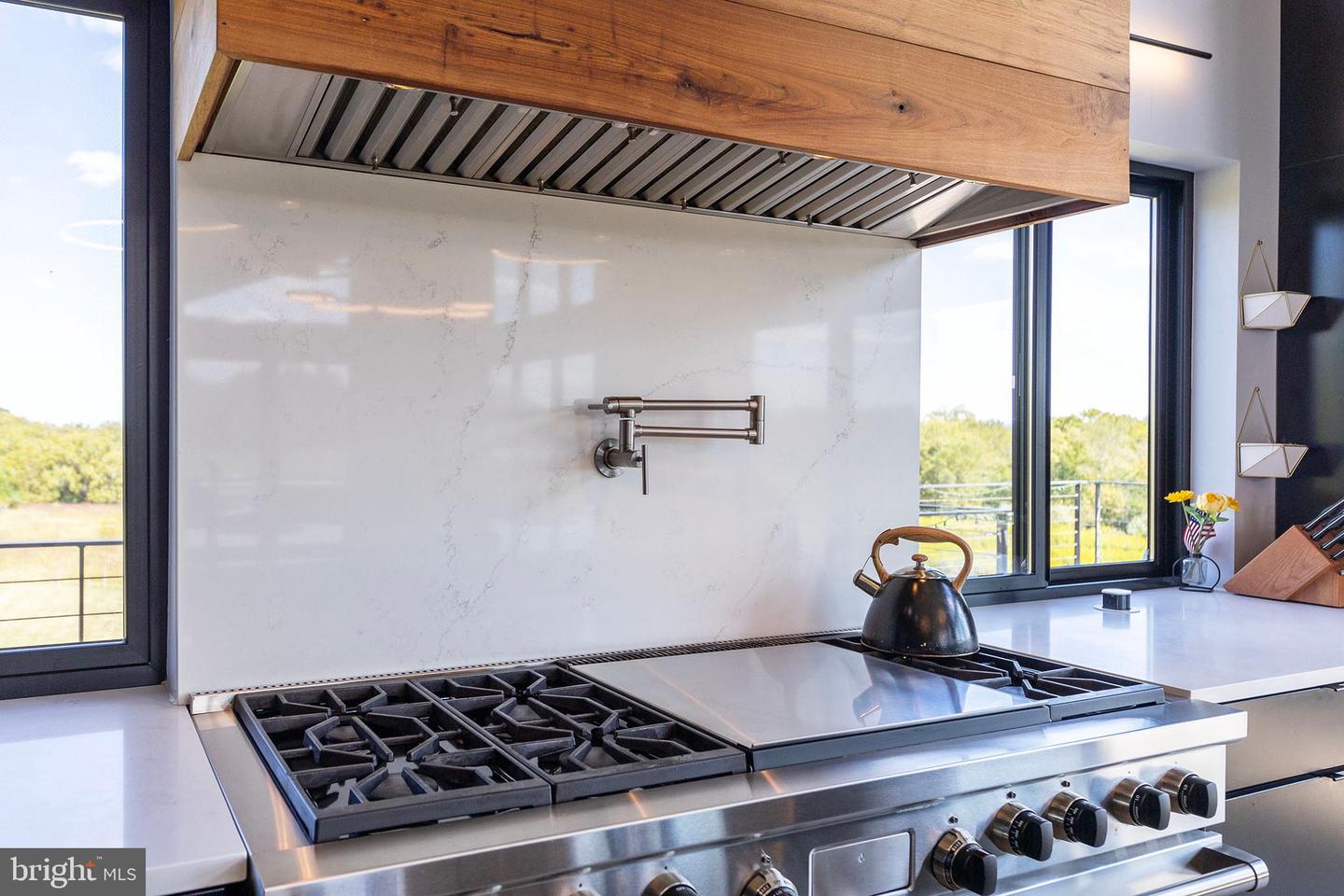 Berryville, Virginia, 22611, United States, 4 Bedrooms Bedrooms, ,4 BathroomsBathrooms,Residential,Active,1945547